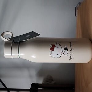 NWT Starbucks x Hello Kitty Stainless Water Bottle 20oz 2025 Hot Tumbler Holiday